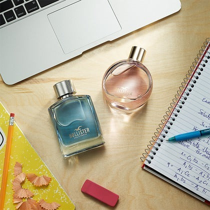 Hollister Wave 100ml boxed bottle — casual, beach-inspired men’s scent for everyday wear. Lovely gift idea for him.