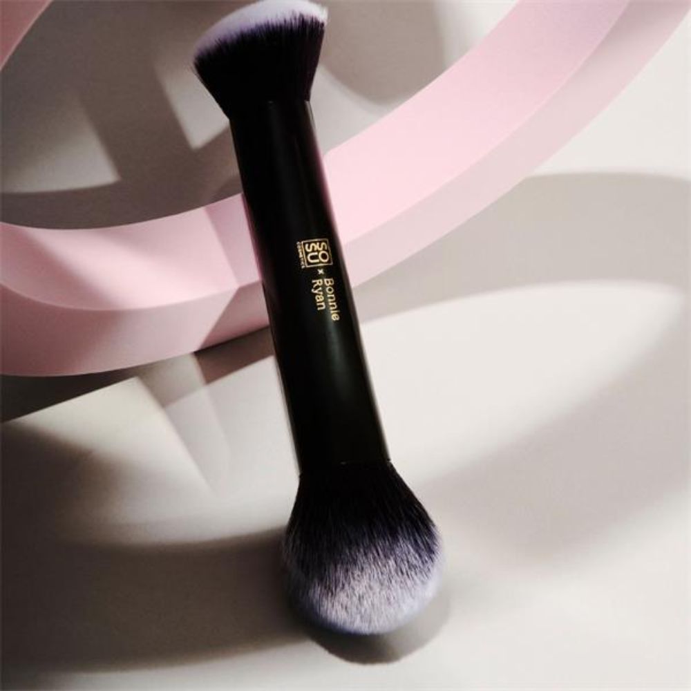 SOSU contour and blush makeup brush angled and fluffy