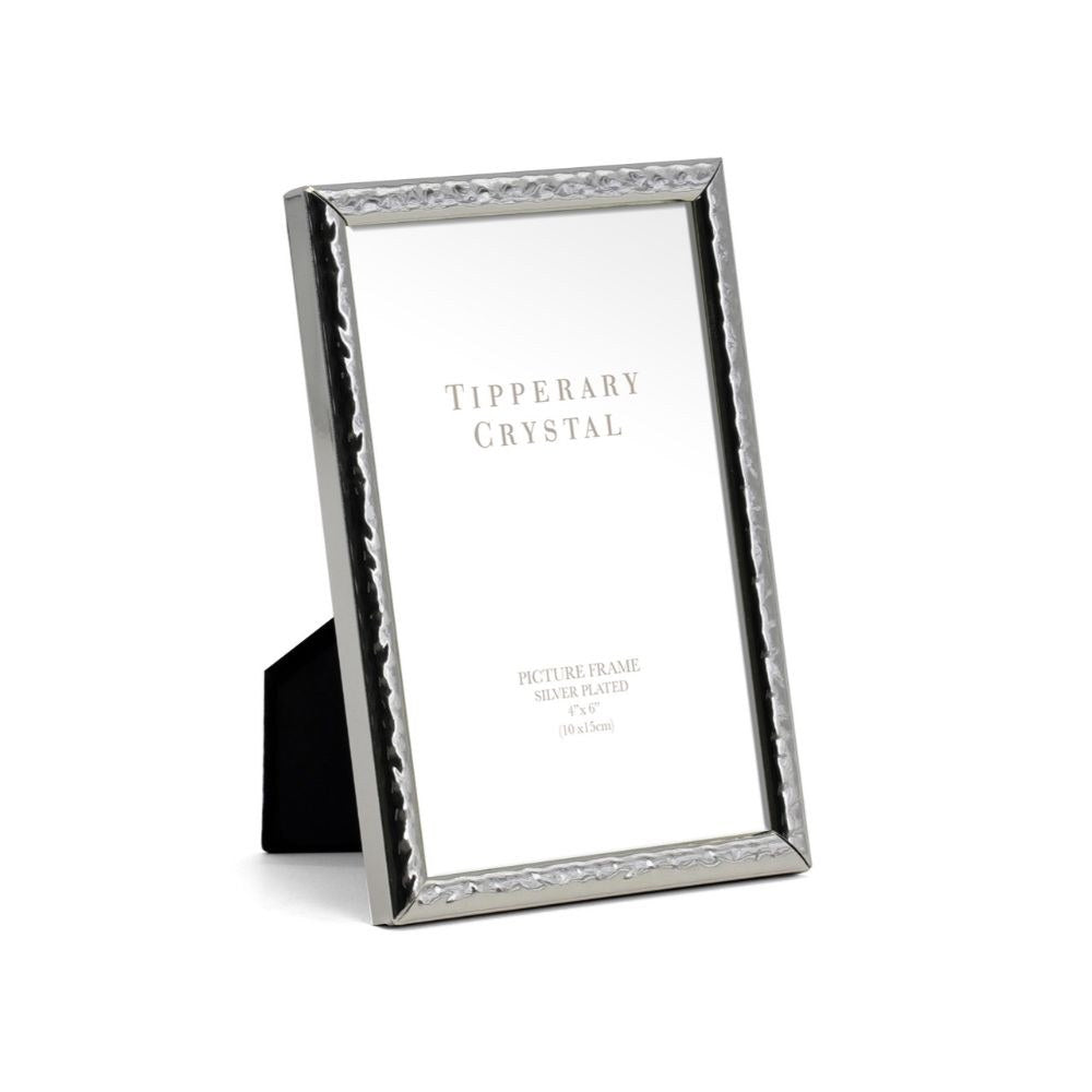 Classic 4x6 photo frame with hammered edge by Tipperary Crystal