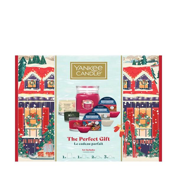 Christmas Eve wax melts — Yankee Candle melt included in festive gift collection.