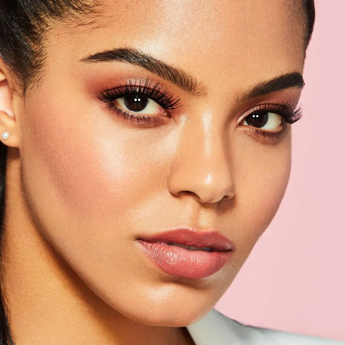 KISS Falscara Lengthening Wisps 01