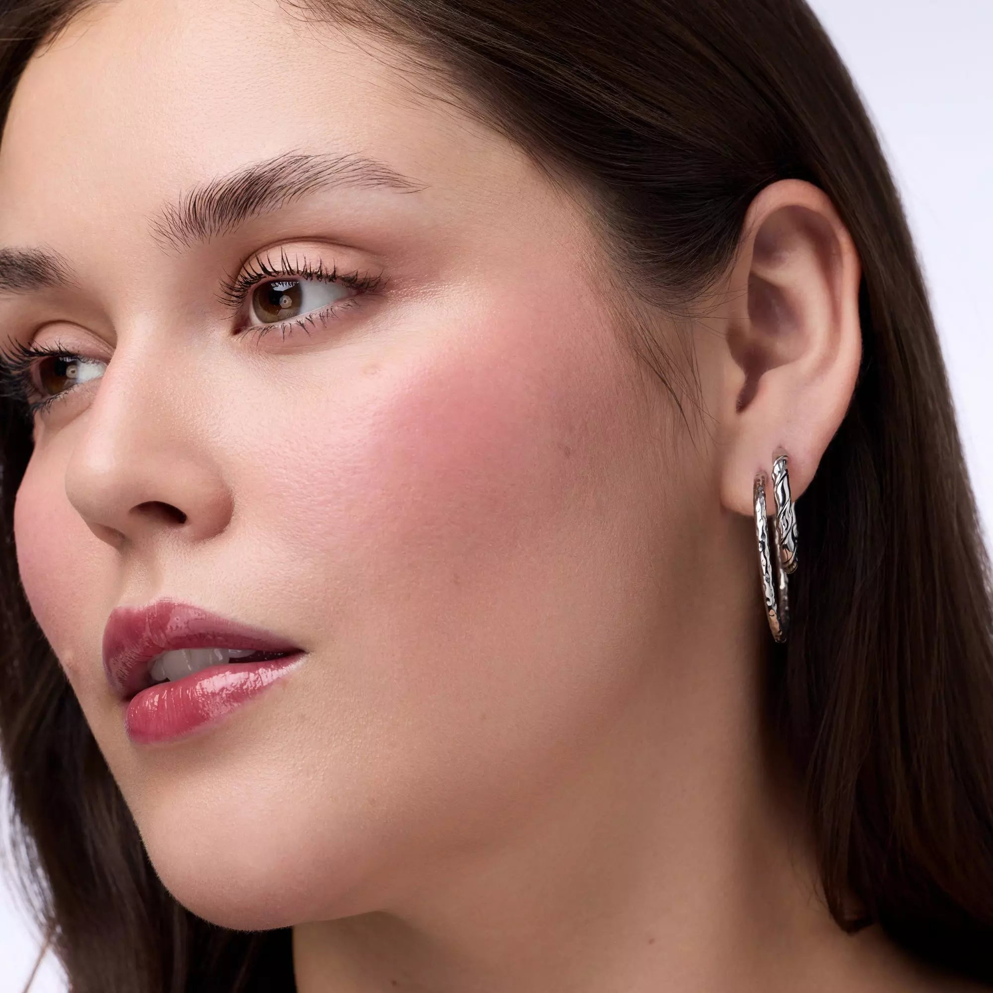 Model Showcasing Natural Finish with Catrice AirBlush Matt 150 Wine Time