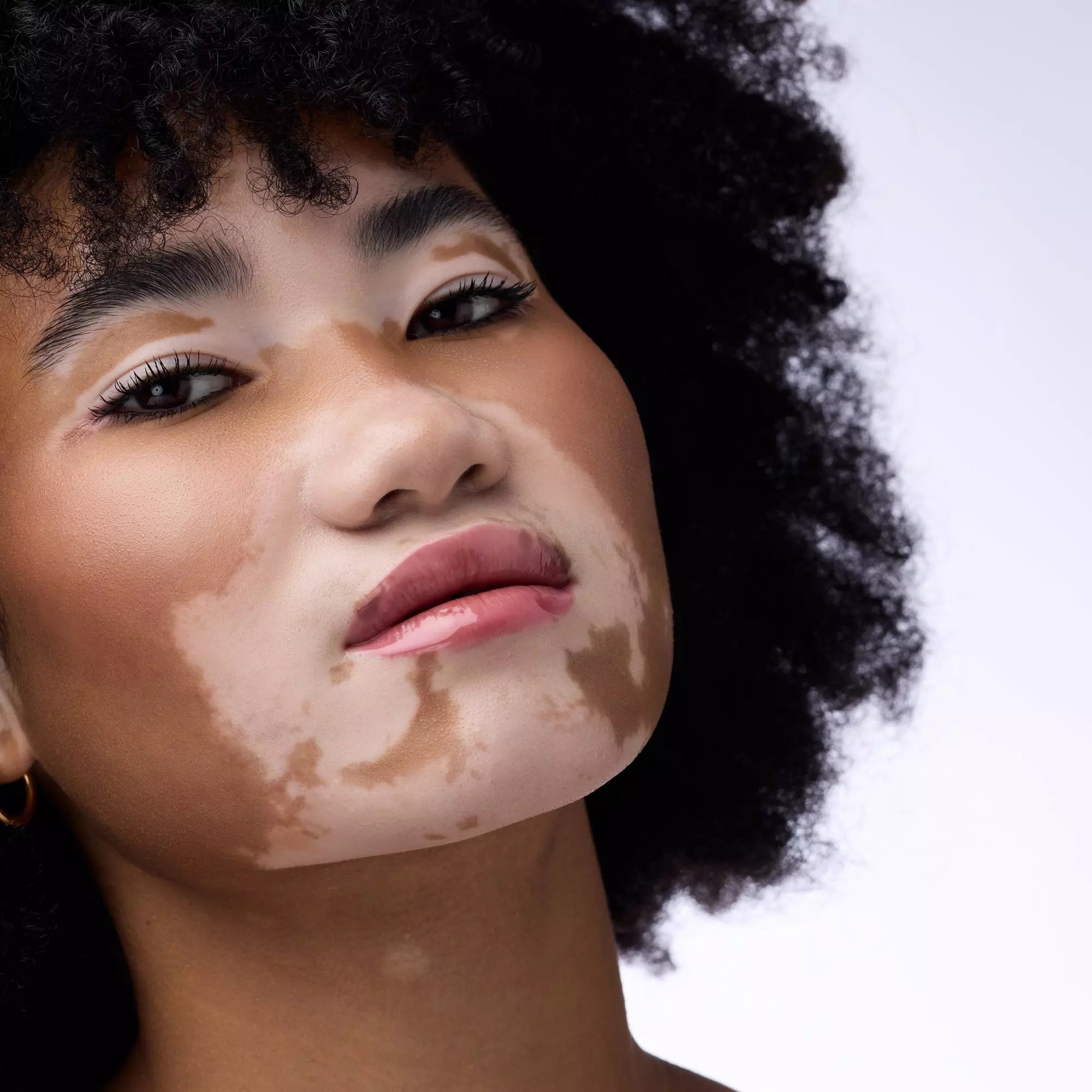 Catrice Butter Drippin’ Glossy Lip Balm 030 Butter Together applied on lips with glossy finish