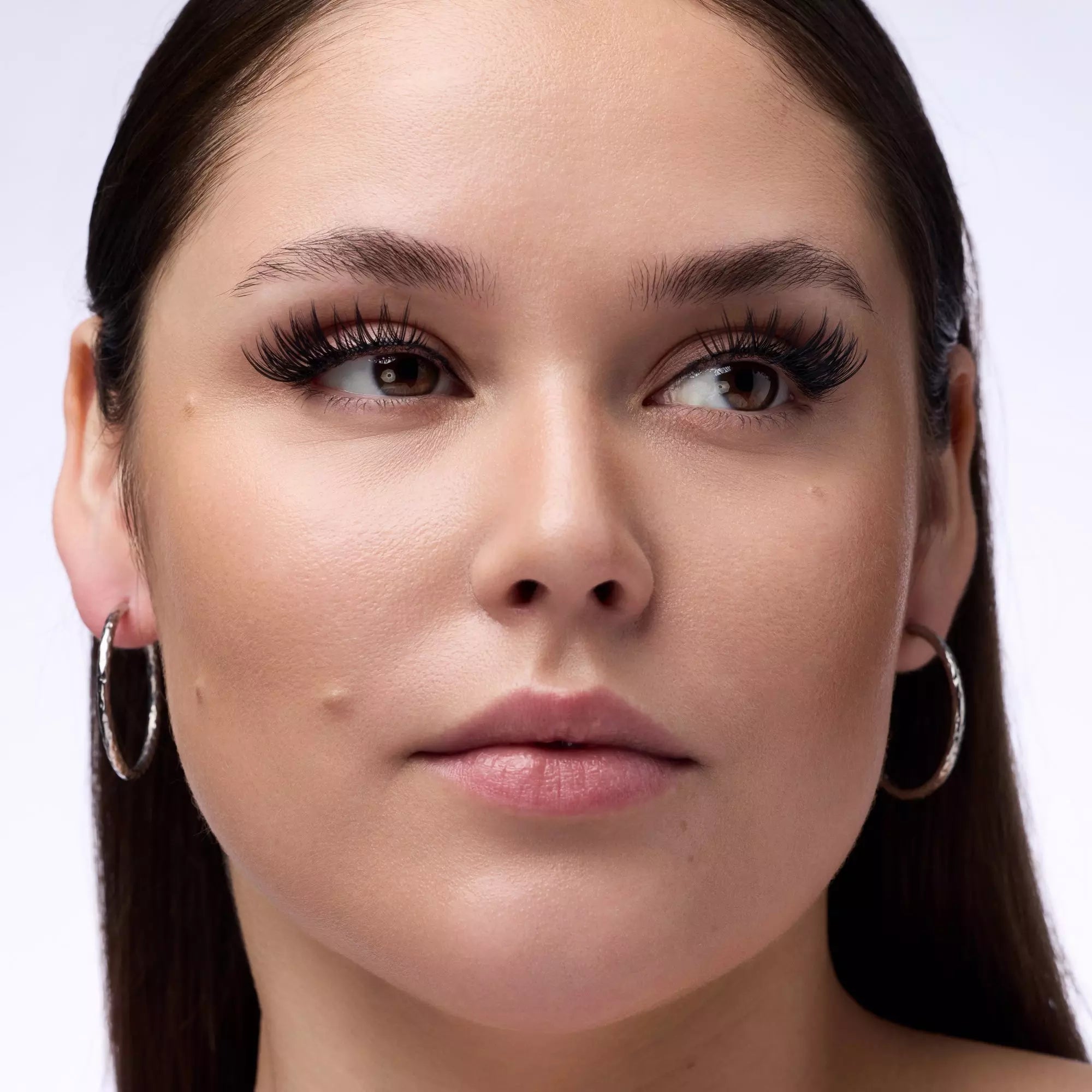 Lightweight Catrice cluster eyelashes in two lengths – jet-black lashes for natural or dramatic eye looks