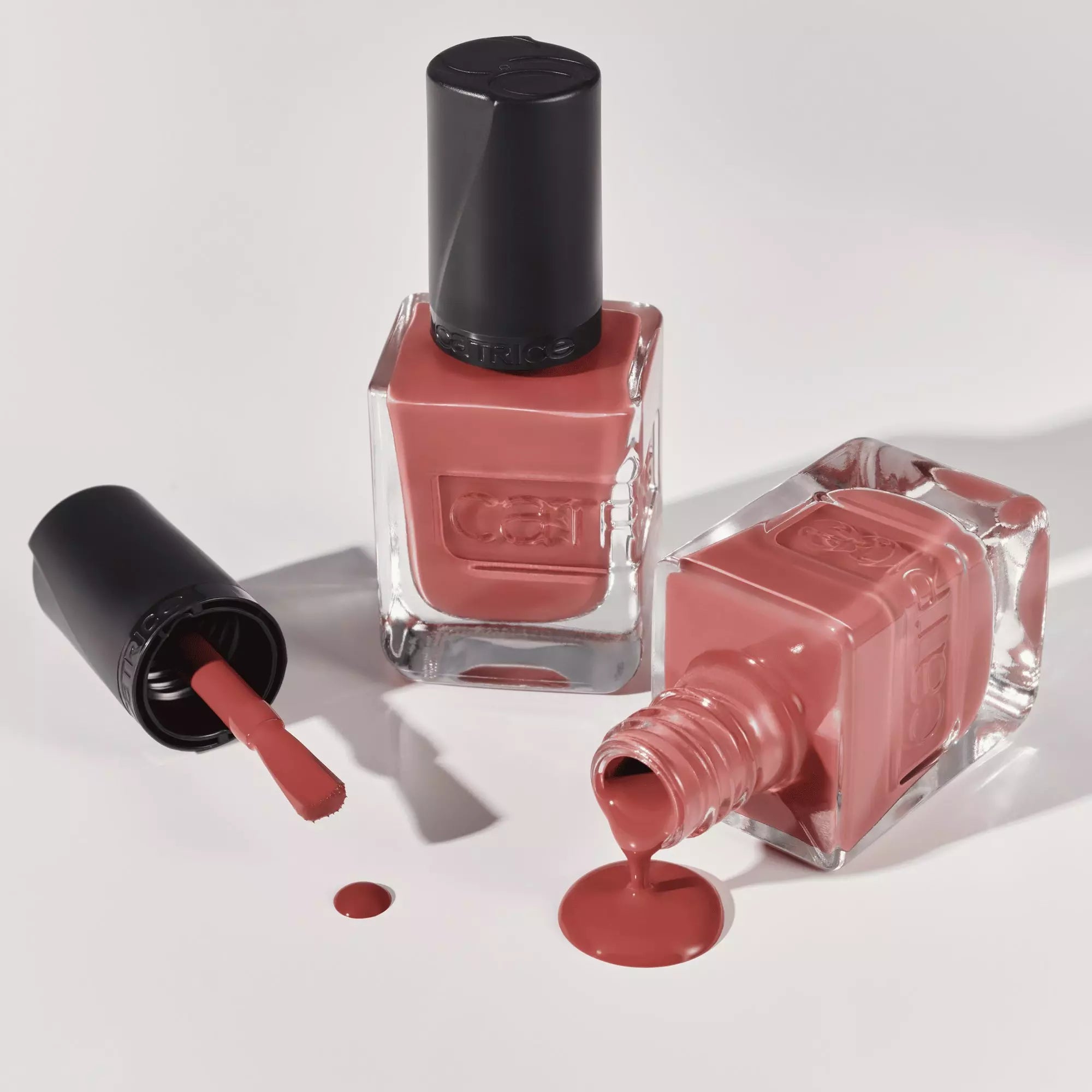 Glossy rosy nude nail polish – Catrice Gel Affair Rosywood Hills bottle and spill