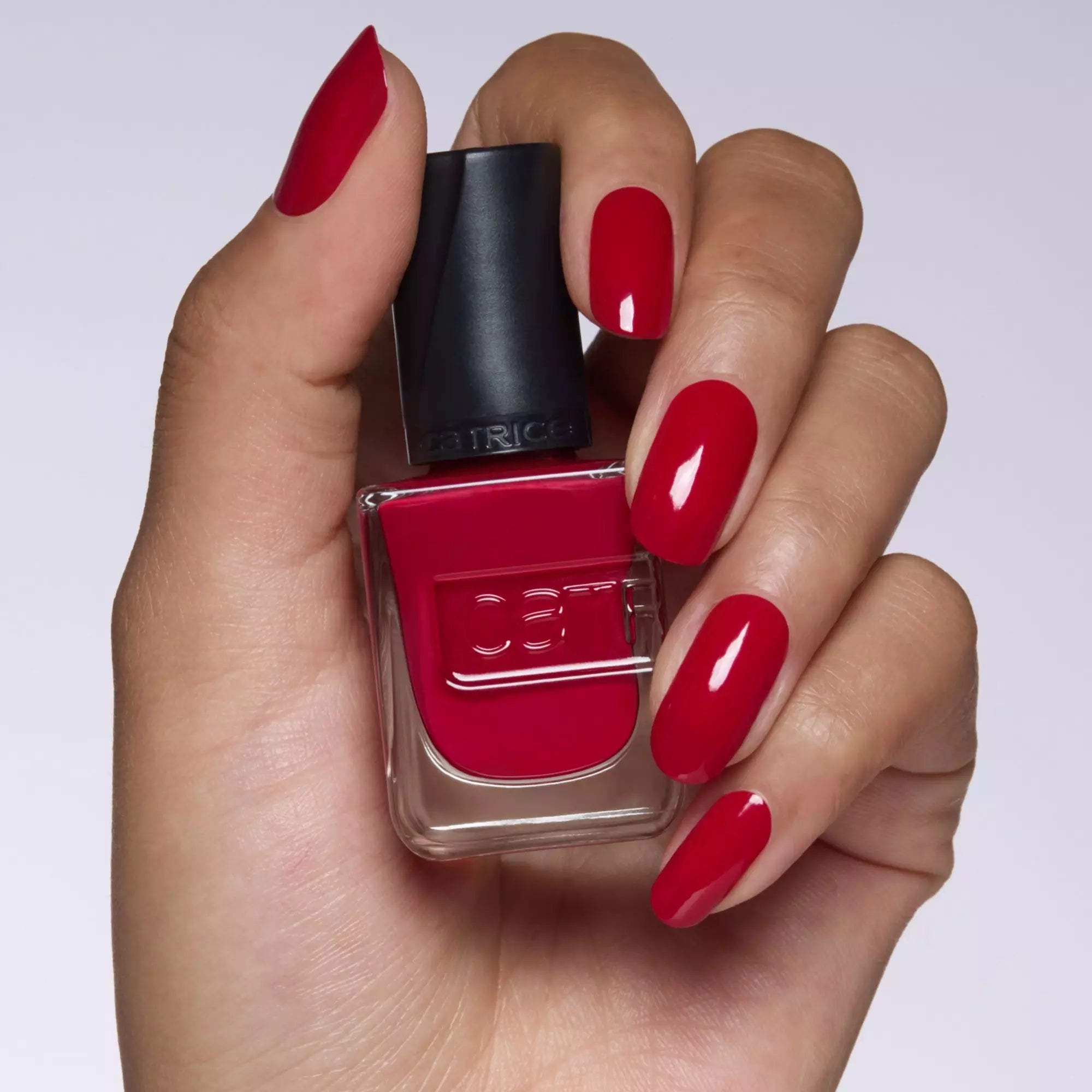 Red gel manicure using Catrice Gel Affair Nail Lacquer – high-gloss finish