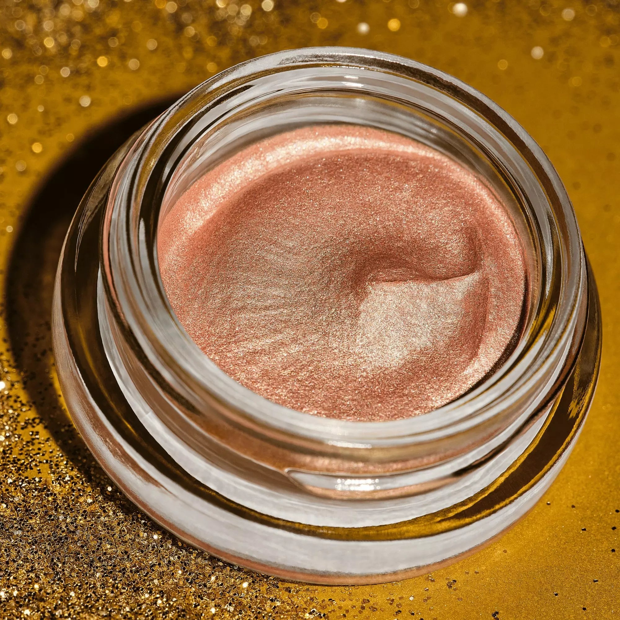 Creamy mousse texture of Catrice Champagne Chic Spark Eyeshadow in shimmer pot