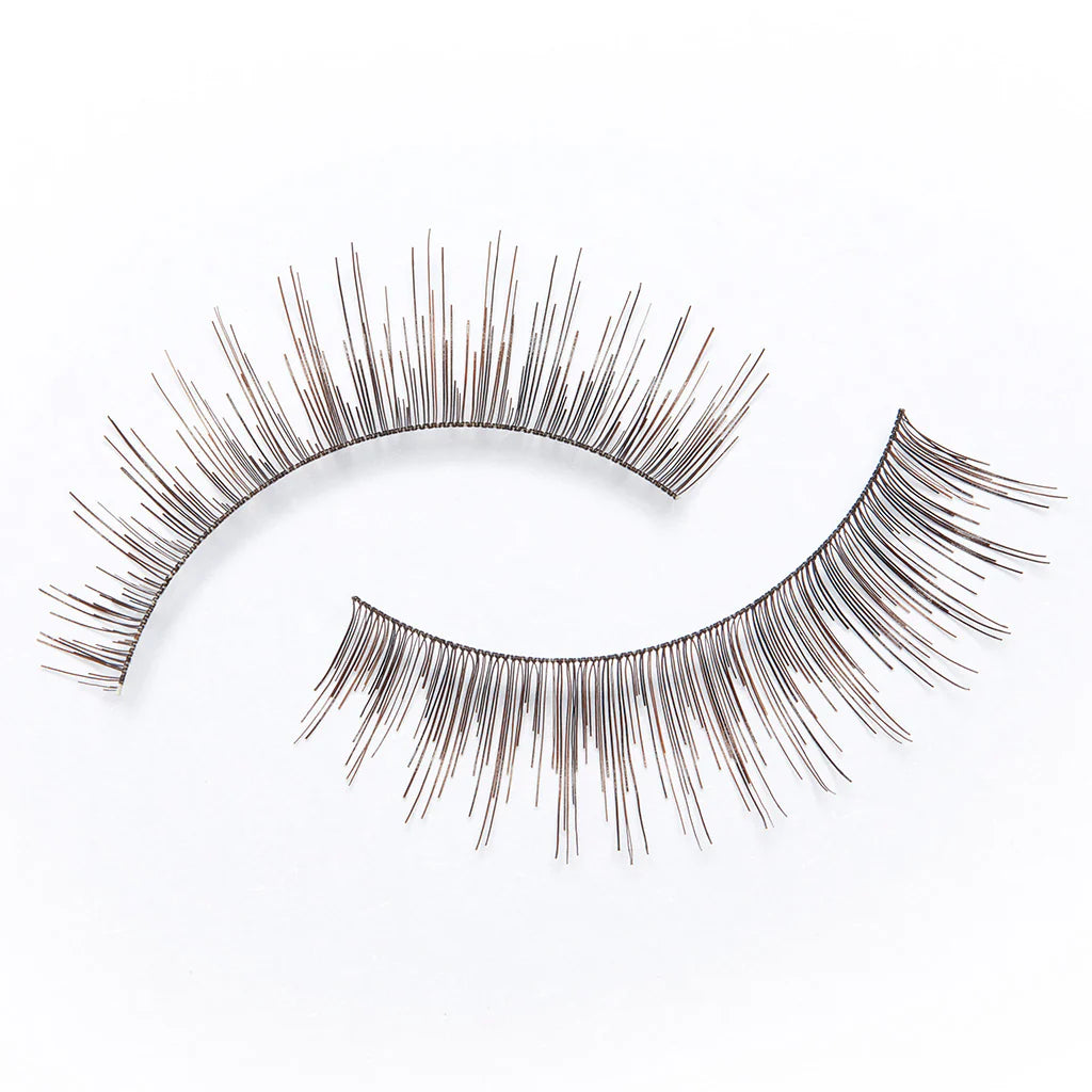 Eylure 70 featherlight volume lashes with glue Included