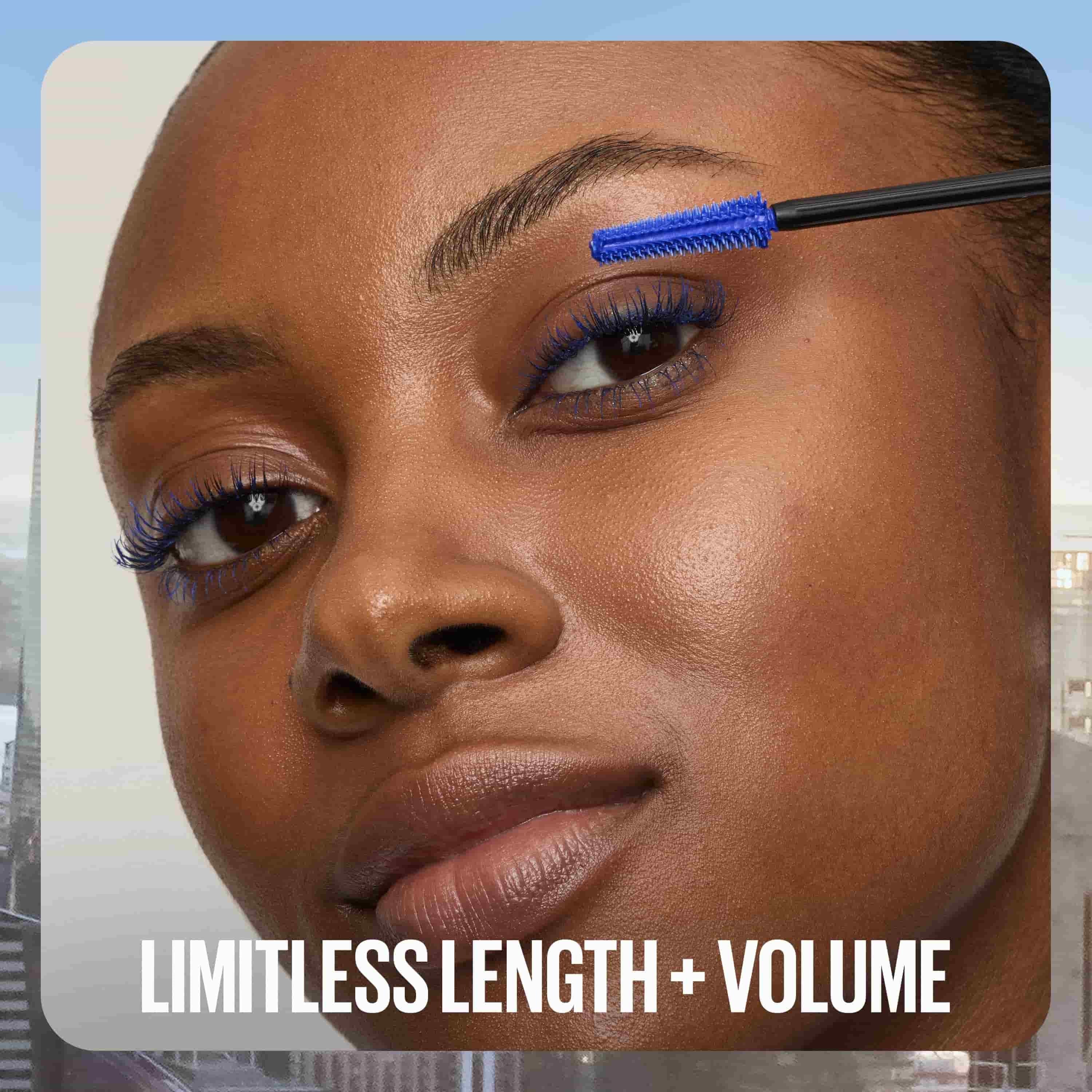 Maybelline Sky High Blue Mist mascara volume on lashes