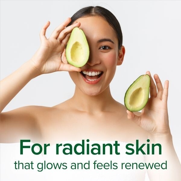 Palmolive Skin Radiance Avocado & Honey body wash lifestyle image with model for radiant glowing skin