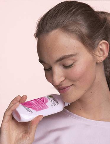 Garnier Soothing Cleansing Milk With Rose Water