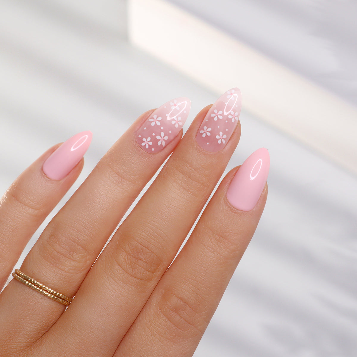 Sosu Daisy Chain Pink Almond False Nails